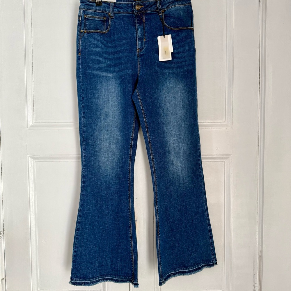 A Loves A NWT High Rise Slim Flare Jeans - Size 32